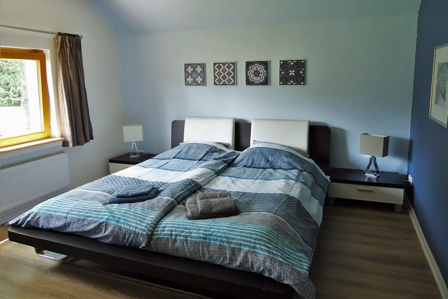 Schlafzimmer eins